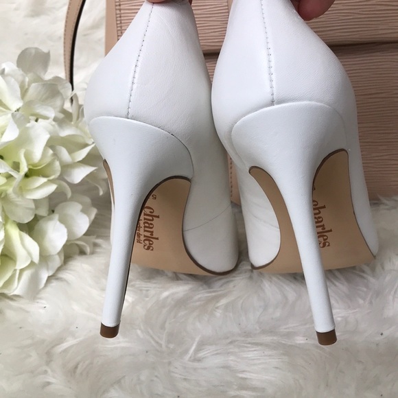 📫 SOLD 📫  Charles David White Heels - Picture 6 of 10